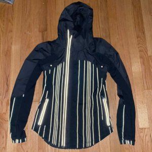 Lululemon Get Up and Glow Light Reflective Running Jacket 4 Black EUC!